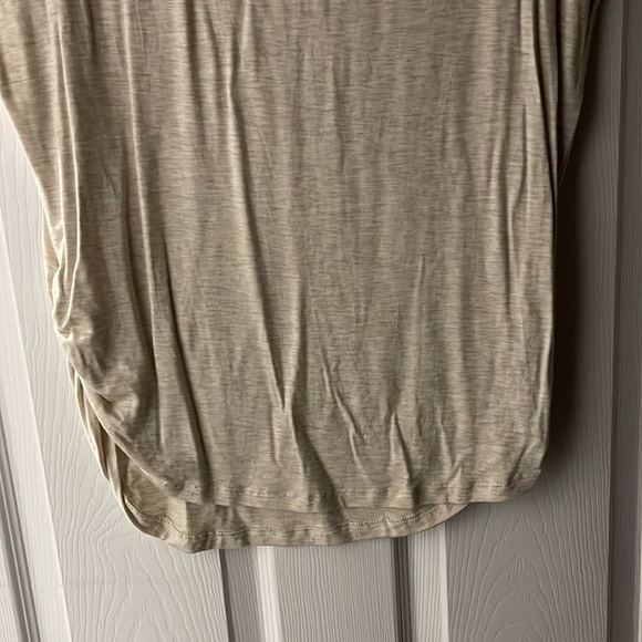 Cute T Beige with Mesh around neck - Picture 3 of 6